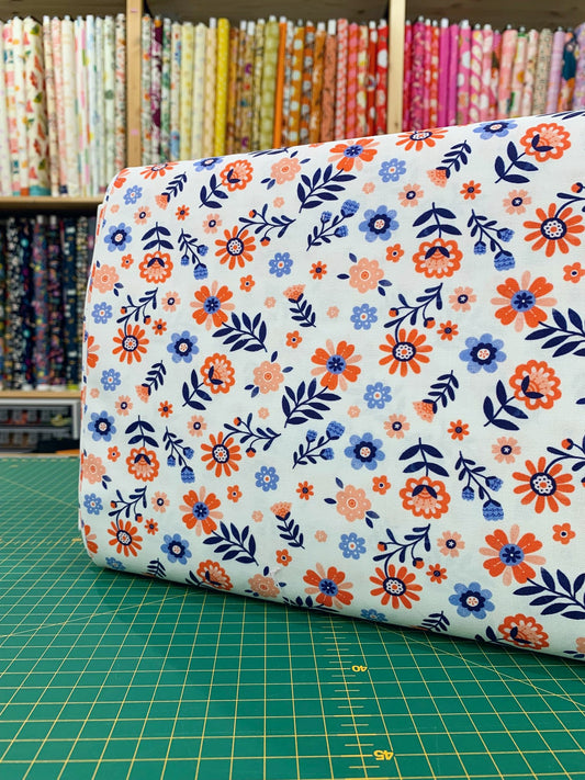cotone-americano-folky-chicken-ivory-folky-floral-fiori-folk-nordici