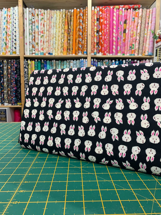 Cotone Americano Hello Alice Rushing Rabbit Black