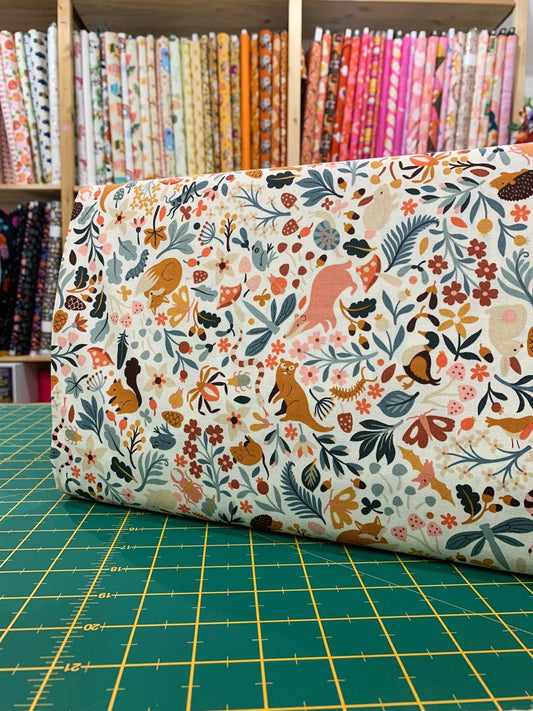 Cotone Americano Acorn Hollow Flora and Fauna Ecru