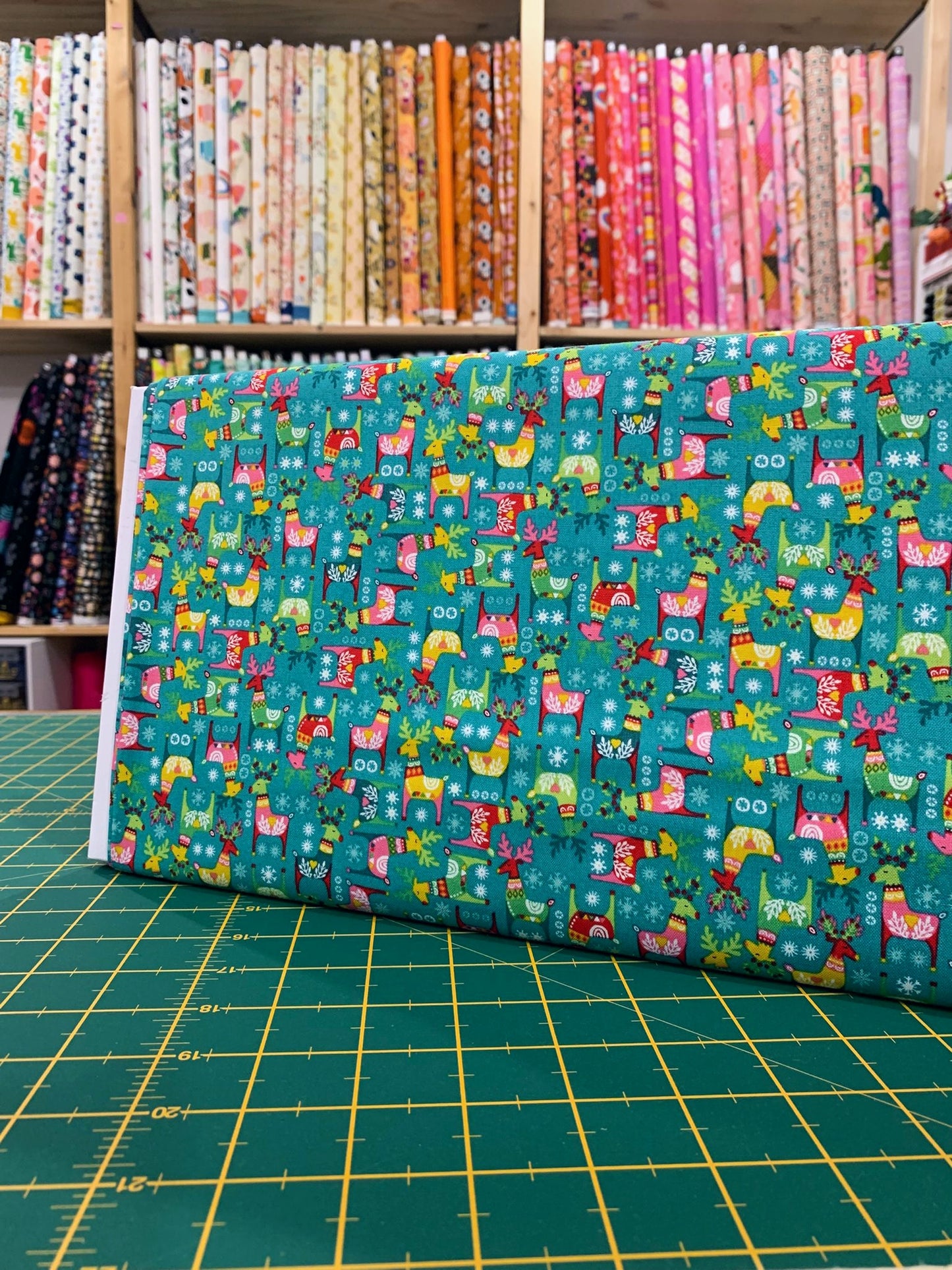 Cotone Americano Christmas Brights Teal Rudolph