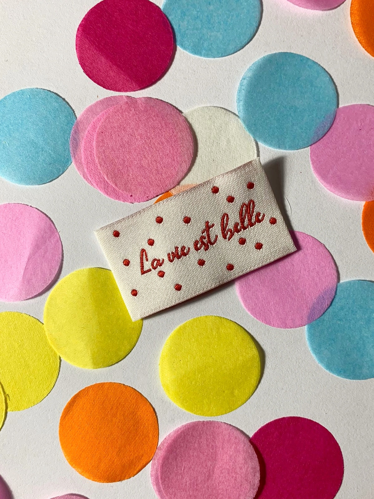 Etichetta ricamata La Vie Est Belle