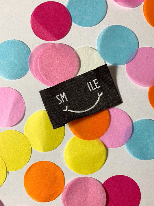 Etichetta ricamata Smile