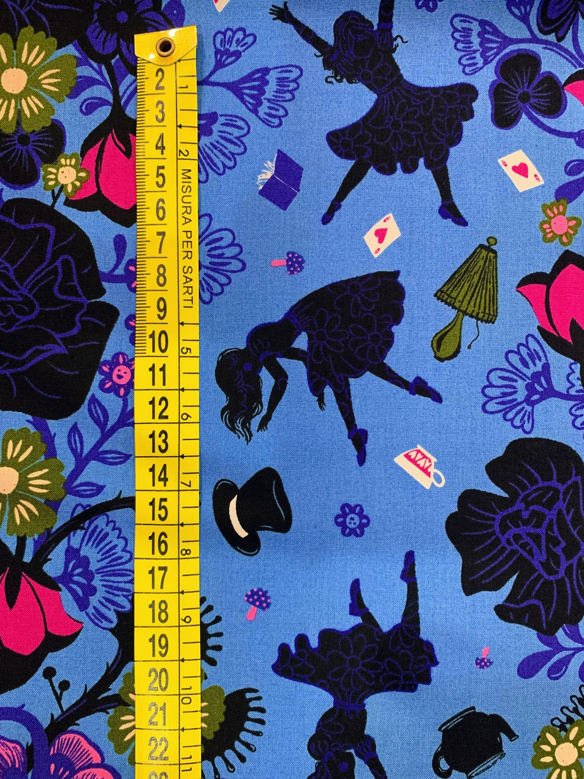 Cotone Americano Hello Alice Rabbit Hole Damask Floral Blue - Tana Del Bianconiglio Azzurro Scuro