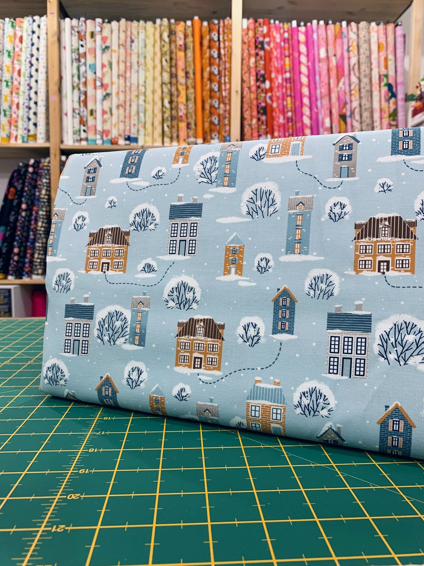 Cotone Americano Purrfect Christmas Snowy Town